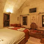 Harkasos Cave 4*