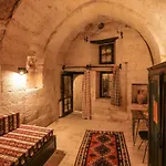 Harkasos Cave ホテル