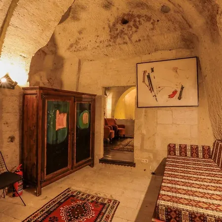 Hotel Harkasos Cave