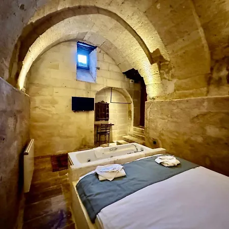 Hotel Harkasos Cave 3*