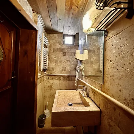 Hotel Harkasos Cave 3*