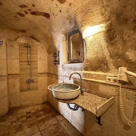 Harkasos Cave