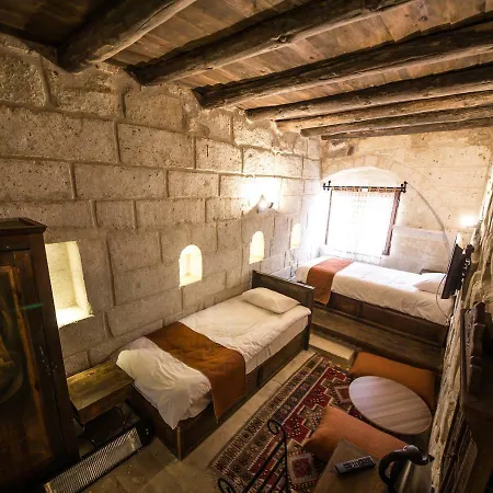 מלון Harkasos Cave 4*