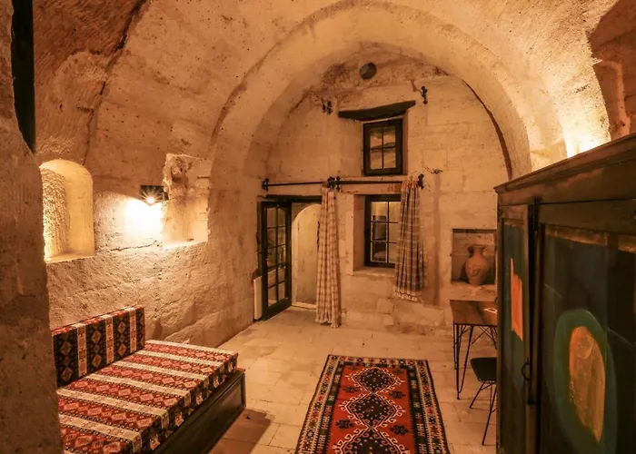 Harkasos Cave ホテル