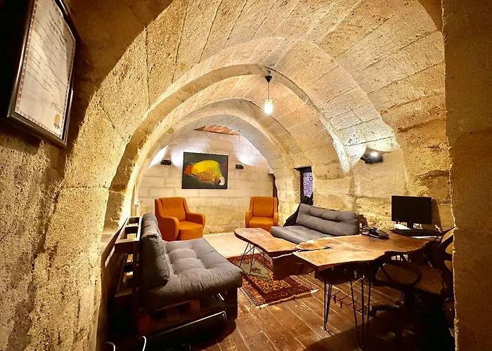 Harkasos Cave ウルギュップ